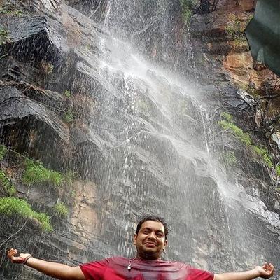 నక్క రాఘవేందర్