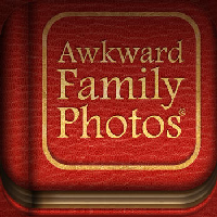 awkwardfamilyphotos.com Logo